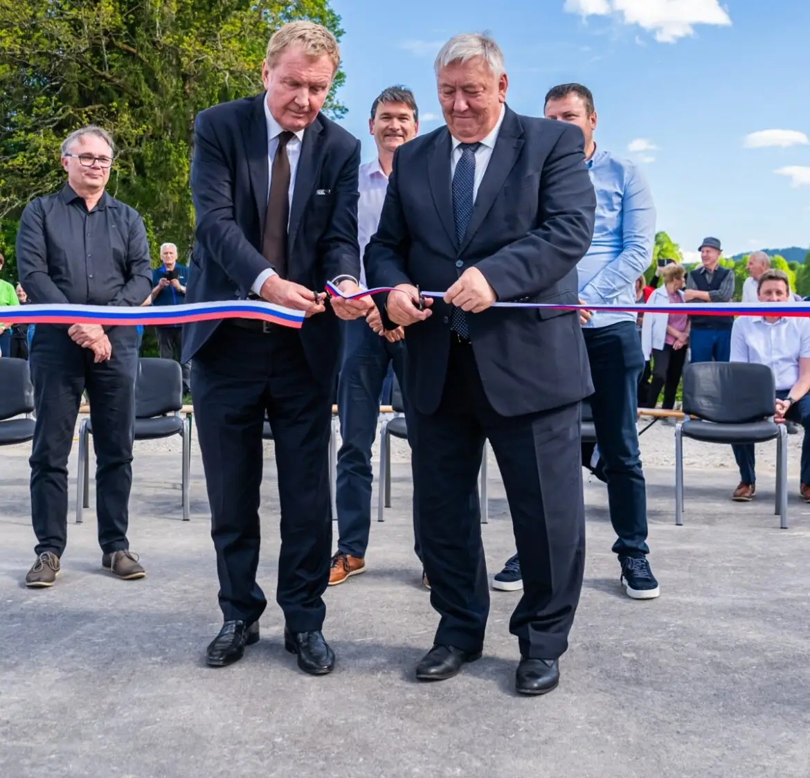 V HOTEDRŠICI SLOVESNO ODPRLI NOVO ČISTILNO NAPRAVO
