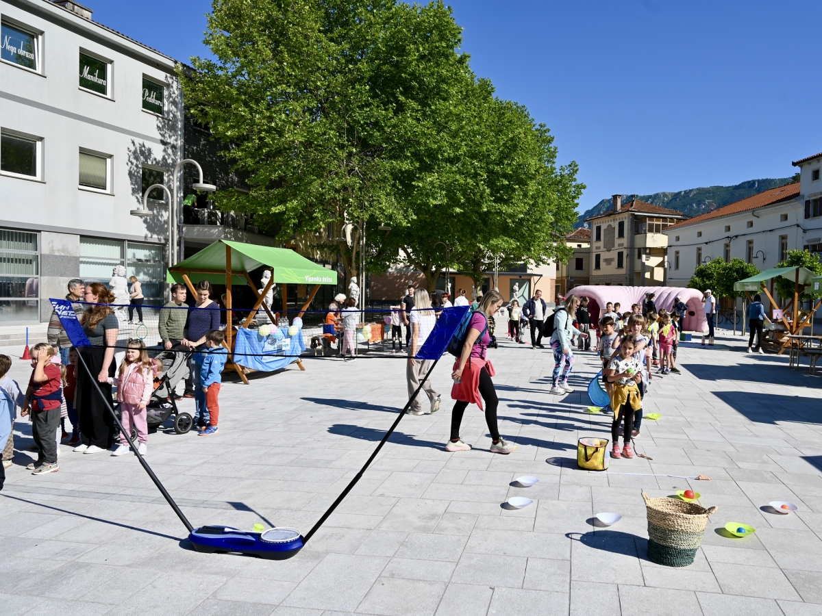 FESTIVAL ZDRAVJA V VIPAVI POVEZAL GENERACIJE