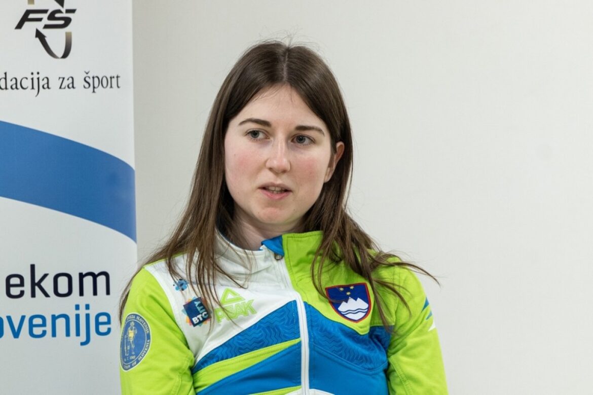 ANJA PREZELJ IZ ŽELEZNIKOV IZENAČILA DRŽAVNI REKORD S PIŠTOLO