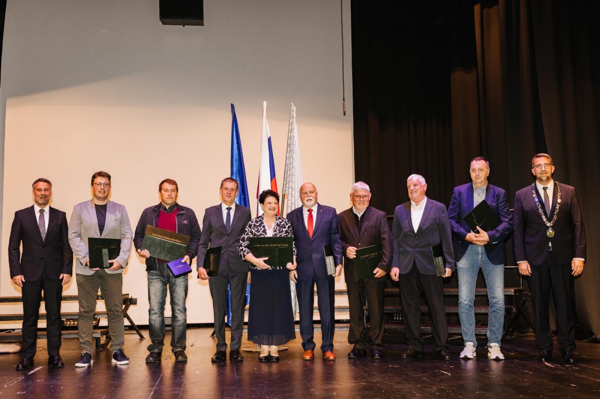 OBČINA AJDOVŠČINA OB LETOŠNJEM OBČINSKEM PRAZNIKU PODELILA PRIZNANJA