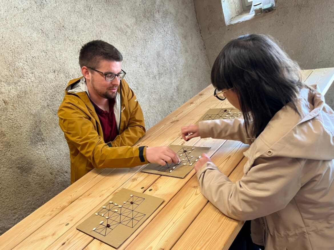 NA BEVKOVO DOMAČIJO V ZAKOJCO MED PASTIRSKE IGRE