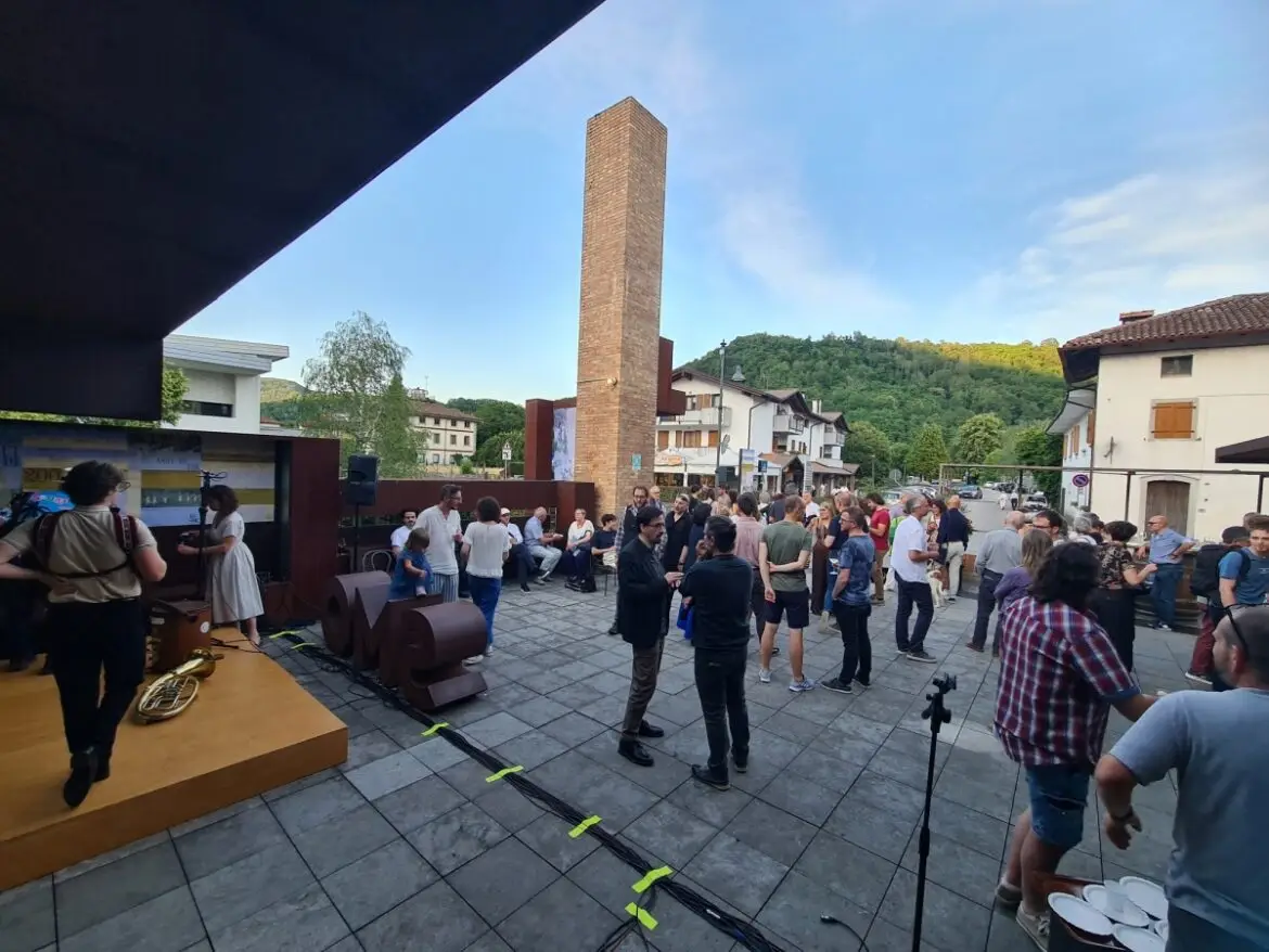 20 LET INŠTITUTA ZA SLOVENSKO KULTURO, STIČIŠČA KULTURNEGA ŽIVLJENJA NA VIDENSKEM