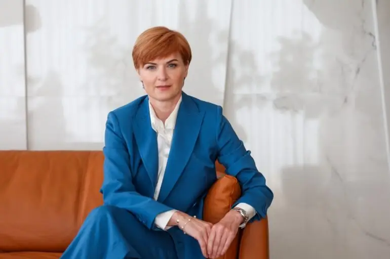 MANDAT DIREKTORICE DRUŽBE DELO MEDIJI PREVZEMA DRAGICA GRILJ