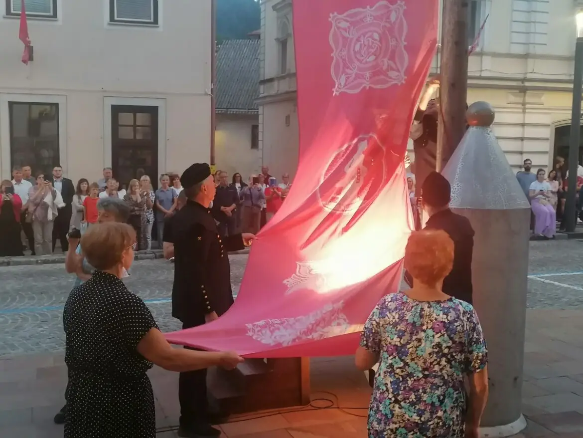 JUTRI BO V IDRIJI VNOVIČ ZAŽIVEL FESTIVAL IDRIJSKE ČIPKE