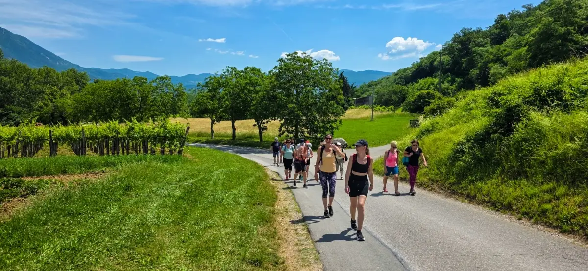 NEIZPOVEDANE ZGODBE: PO POTEH VIPAVSKIH ŽENSK