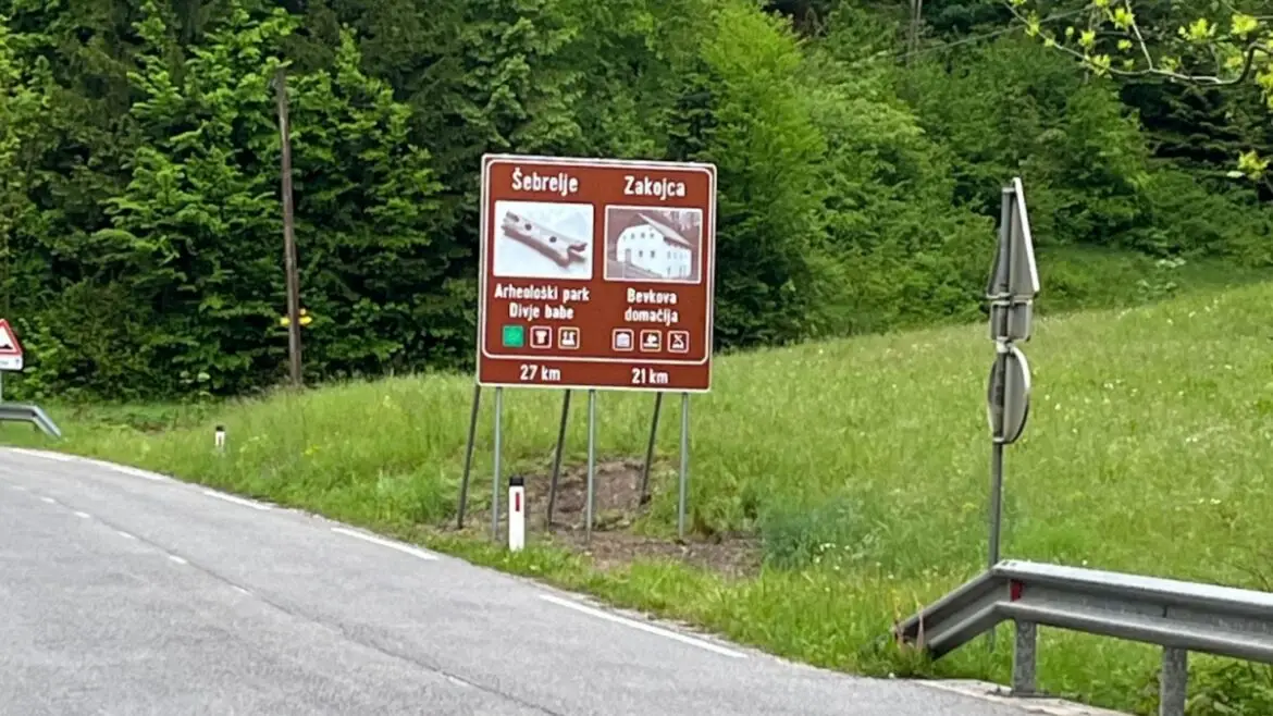 NOVE OBVESTILNE TABLE ZA OBISKOVALCE CERKLJANSKE