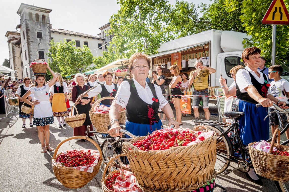 TA KONEC TEDNA VABI TUDI 60. PRAZNIK ČEŠENJ