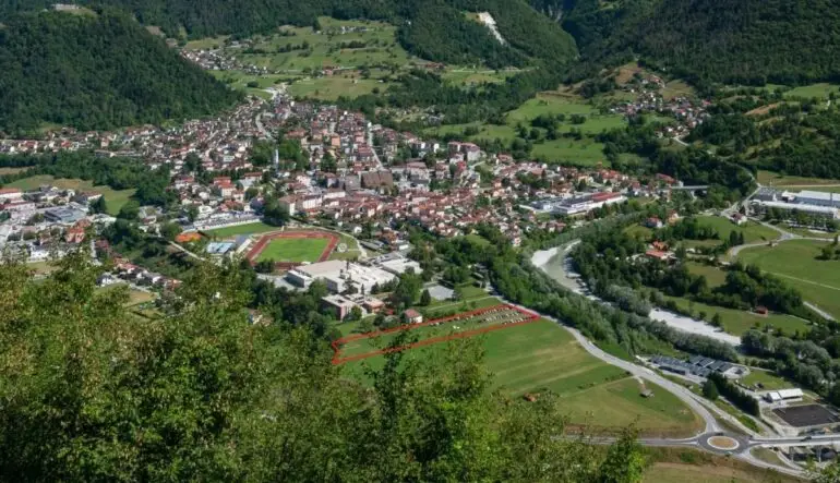 TOLMIN BO INVESTITORJA ZA GRADNJO STANOVANJSKEGA NASELJA CVETJE ISKAL NA DRAŽBI KONEC AVGUSTA