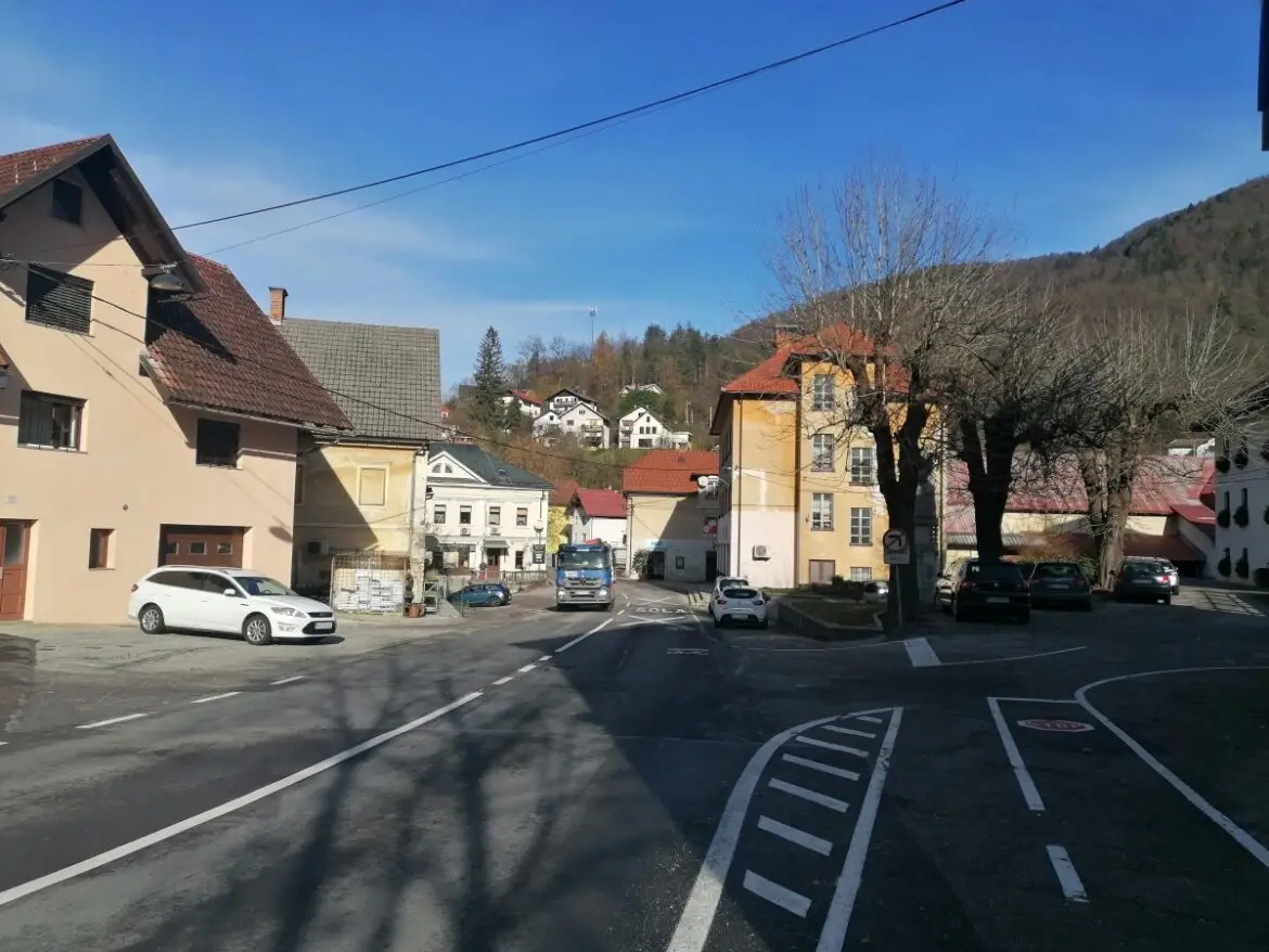 Z ANKETO DO MNENJ O UREDITVI OBMOČJA "NA VASI"