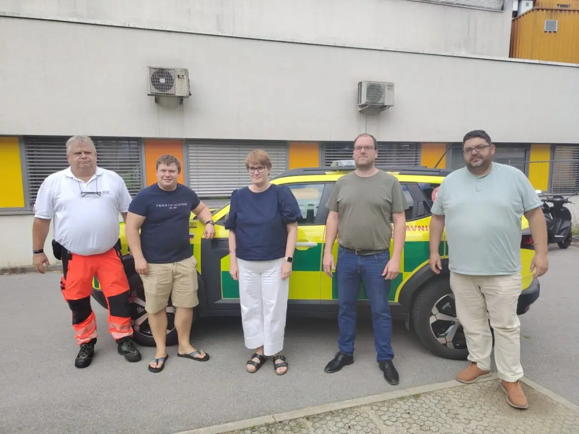 ZD IDRIJA Z NOVIM VOZILOM ZA URGENTNEGA ZDRAVNIKA