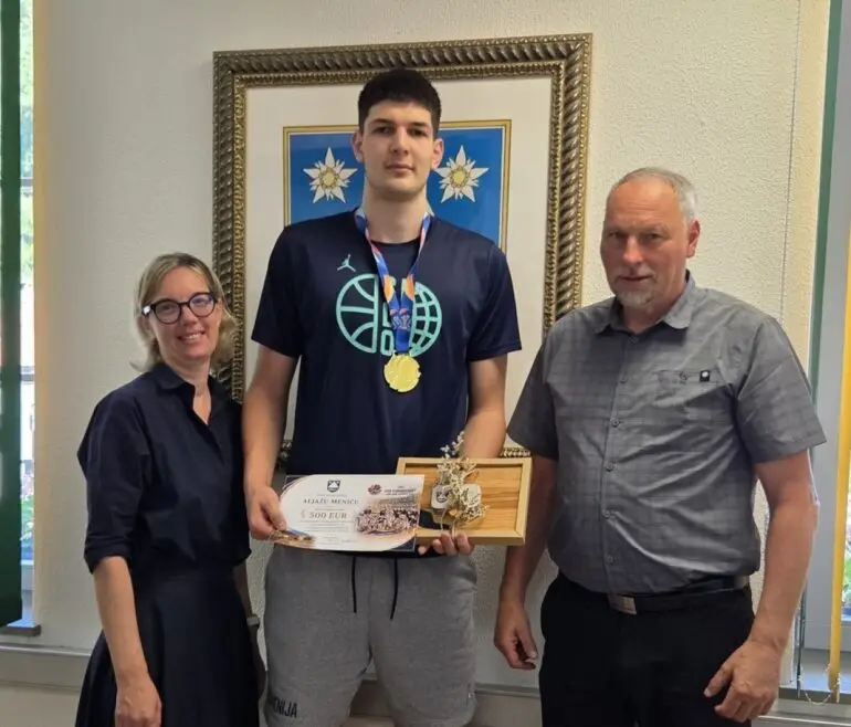 EVROPSKI PRVAK ALJAŽ MENIČ DELEŽEN POSEBNEGA SPREJEMA V KOBARIDU
